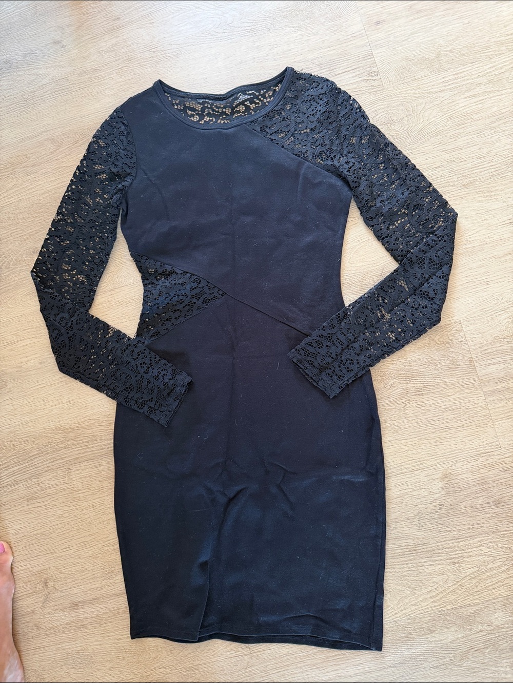 BCBGMaxazria Black Lace-Sleeve Bodycon Dress